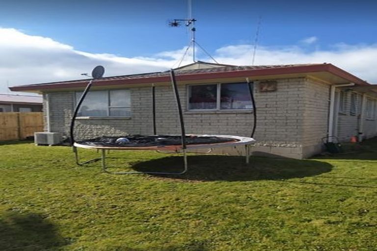 Photo of property in 8 Leslie Place, Deanwell, Hamilton, 3206