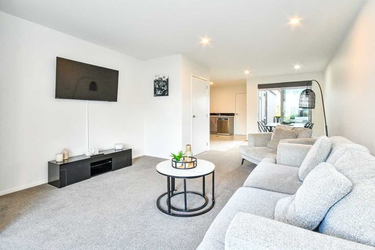 Photo of property in 16 Fort Lincoln Loop, Karaka, Papakura, 2113