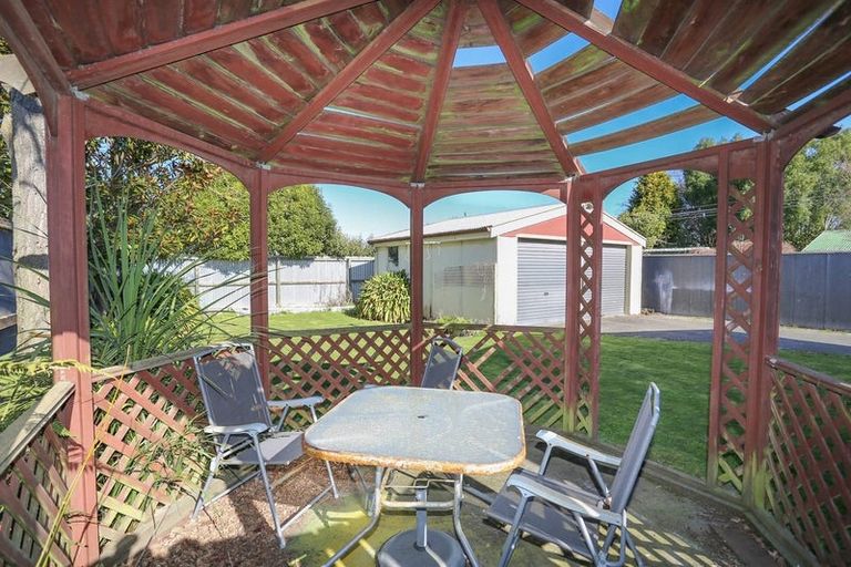 Photo of property in 53 Martbern Crescent, Bishopdale, Christchurch, 8053