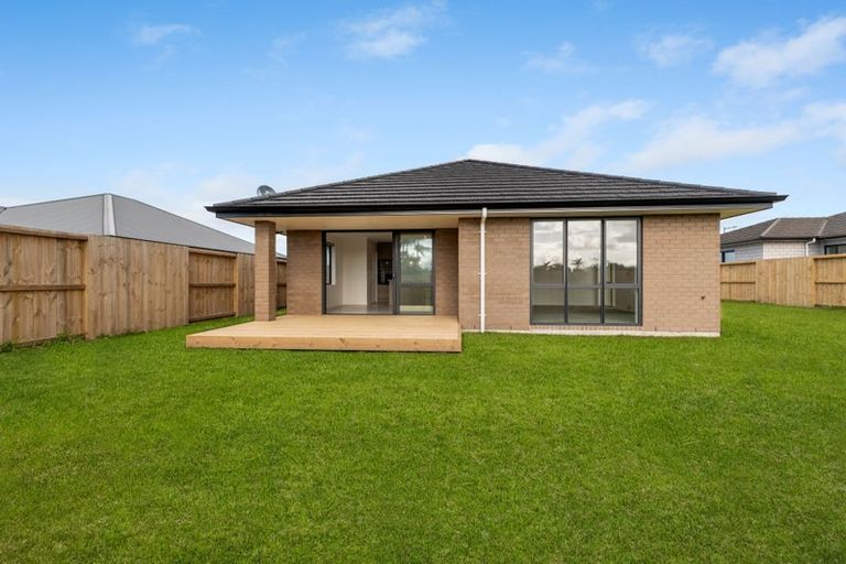 Photo of property in 45 Kaurinui Crescent, One Tree Point, 0118