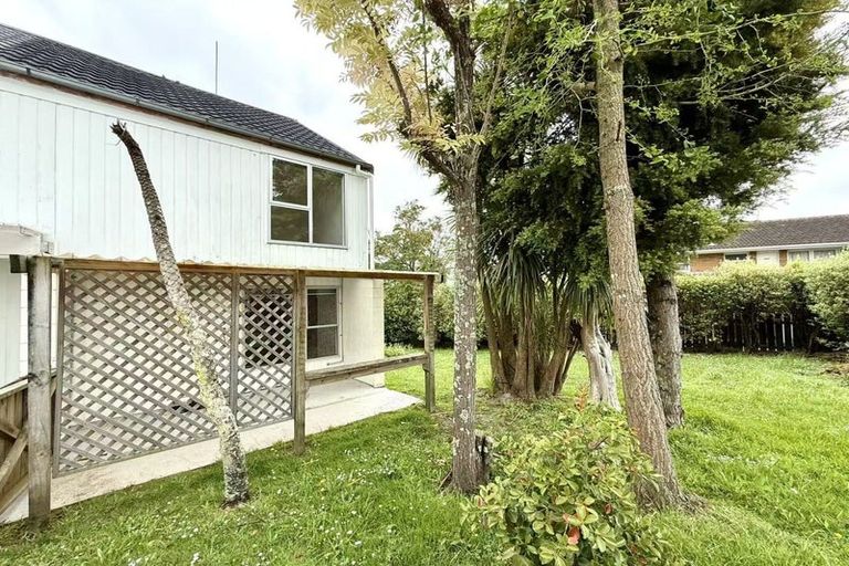 Photo of property in 7/108 West Coast Road, Glen Eden, Auckland, 0602