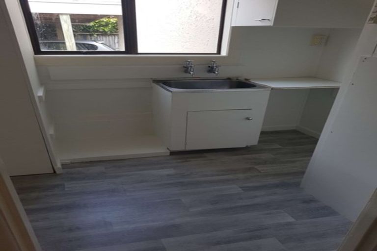 Photo of property in 37 Pakuranga Road, Pakuranga, Auckland, 2010