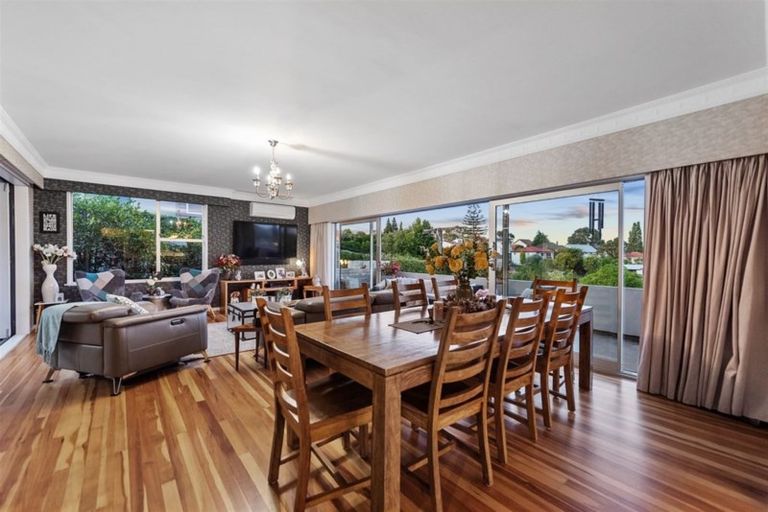 Photo of property in 37 Carey Street, Maeroa, Hamilton, 3200