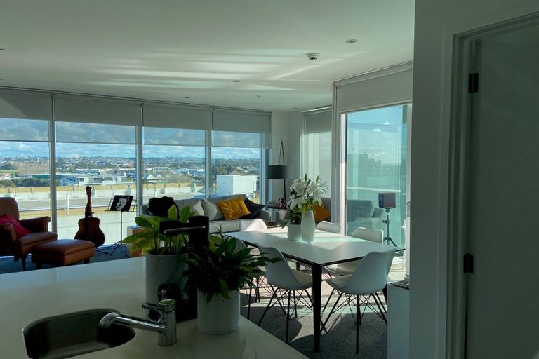 Photo of property in Sentinel Apartments, 706/3 Northcroft Street, Takapuna, Auckland, 0622