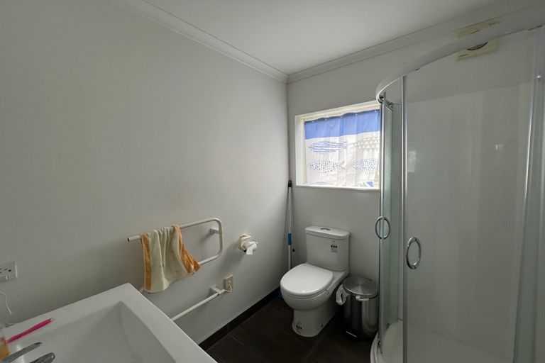 Photo of property in 15a Commissariat Road, Mount Wellington, Auckland, 1060