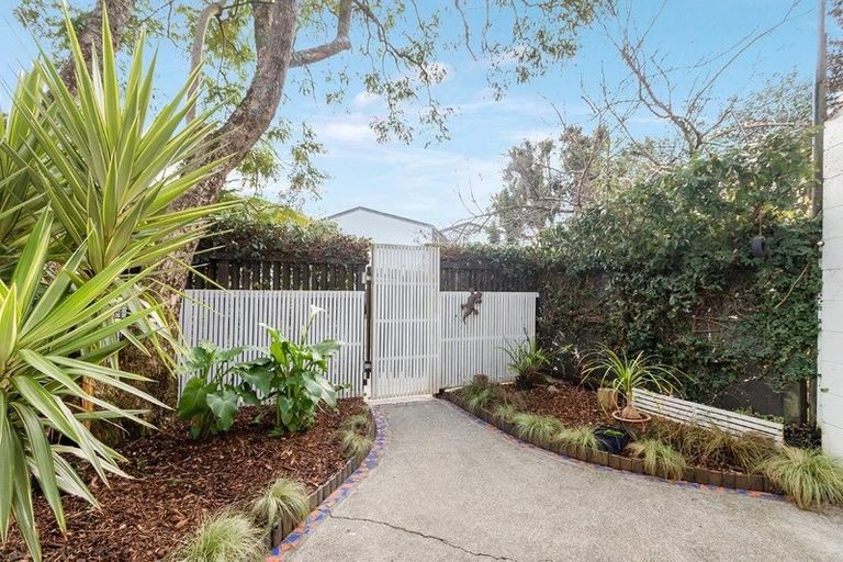 Photo of property in 2/55a Hepburn Street, Freemans Bay, Auckland, 1011
