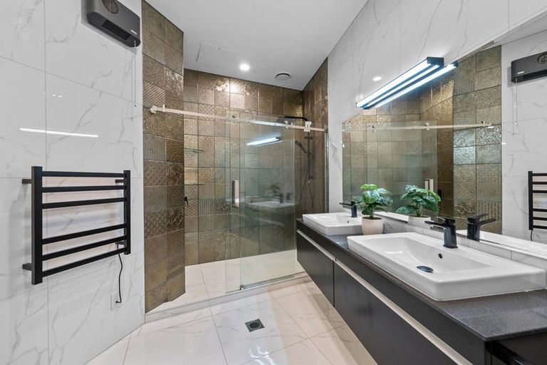 Photo of property in 39 Argo Drive, Half Moon Bay, Auckland, 2012