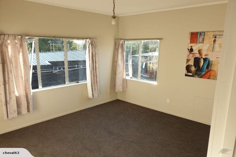 Photo of property in 20 De Val Drive, Titirangi, Auckland, 0604