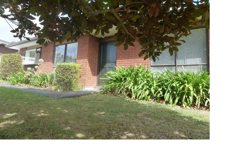 Photo of property in 7 Sherpa Place, Massey, Auckland, 0614