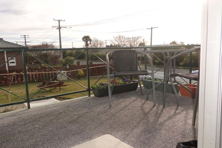 Photo of property in 27 Saint Leonards Road, Temuka, 7920