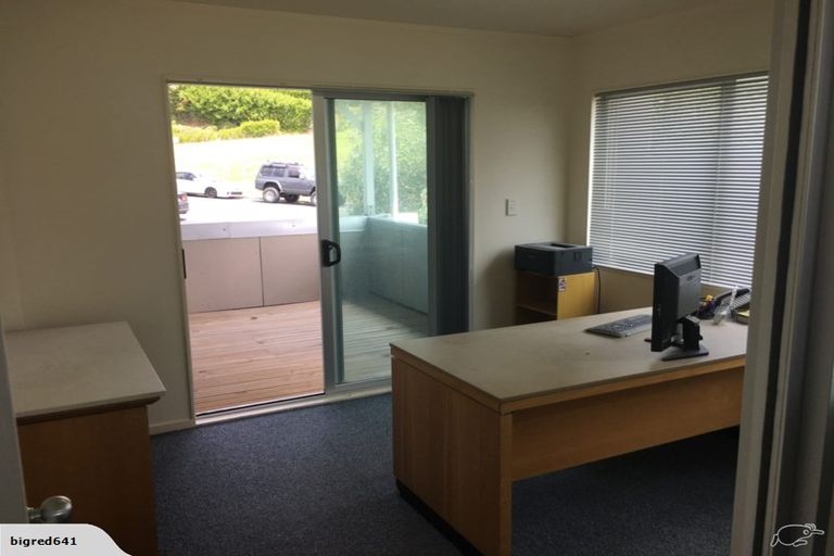 Photo of property in 65a View Road, Henderson, Auckland, 0612