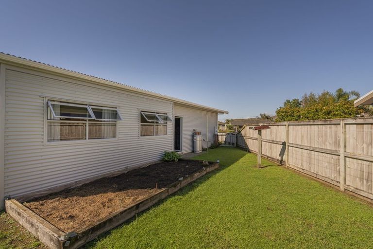 Photo of property in 8 Dotterel Place, Whitianga, 3510