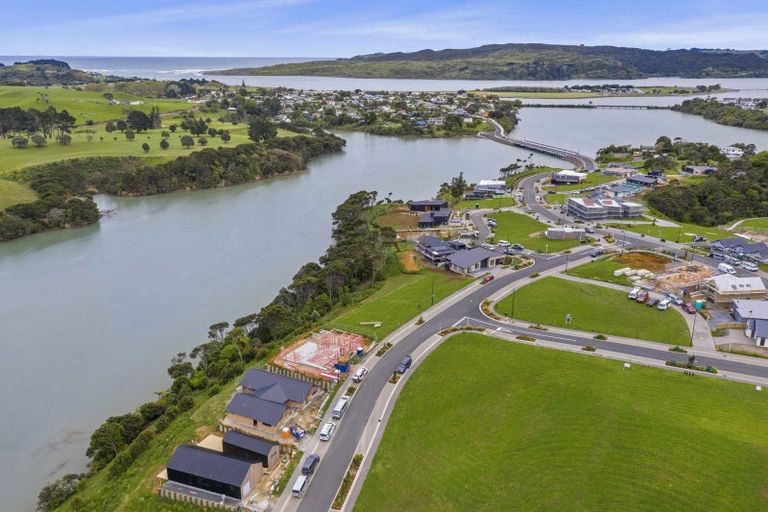 Photo of property in 25 Omahina Street, Raglan, 3225