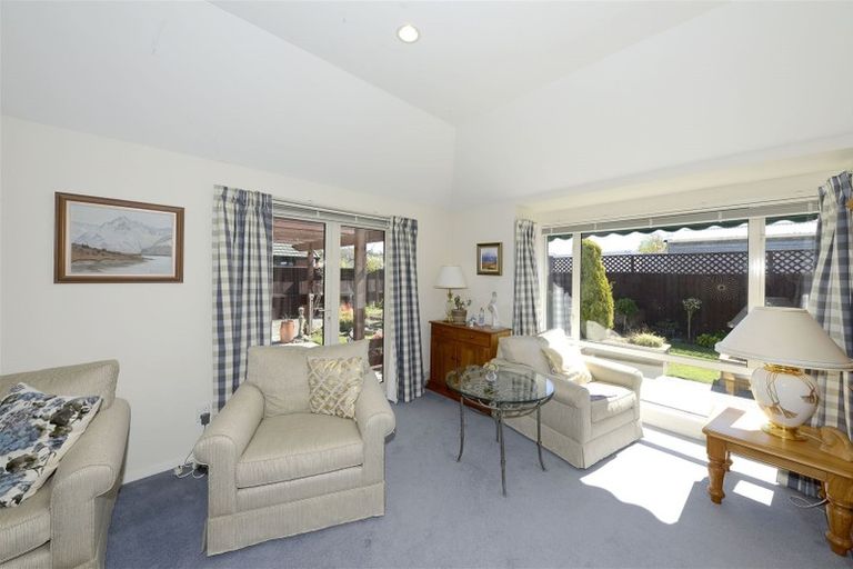 Photo of property in 4 Oakview Lane, Cashmere, Christchurch, 8022