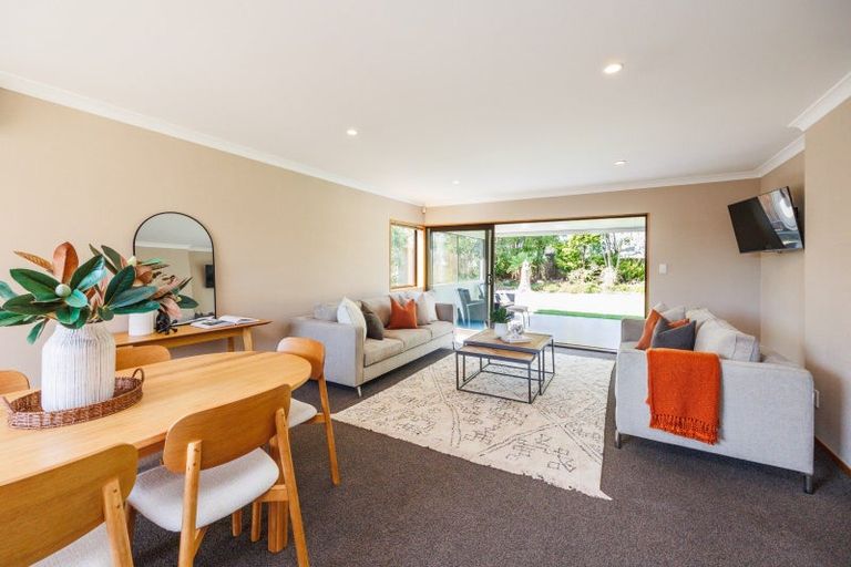 Photo of property in 7 Rosebank Avenue, Kelvin Grove, Palmerston North, 4414