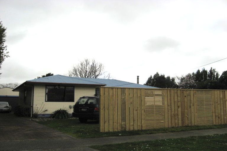 Photo of property in 3 Fairfield Road, Levin, 5510