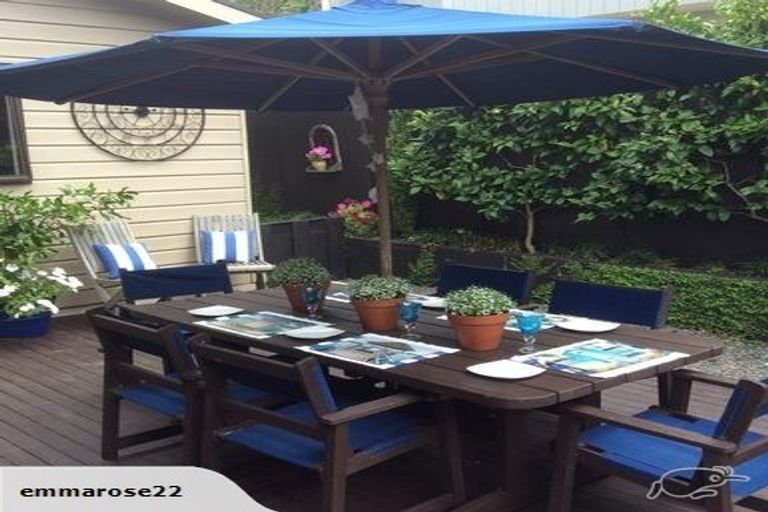 Photo of property in 6 Rewi Street, Torbay, Auckland, 0630