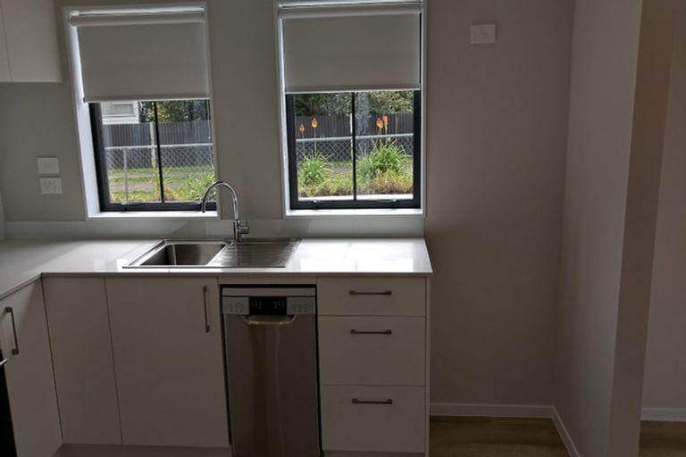 Photo of property in 3/15 Sunhill Road, Sunnyvale, Auckland, 0612