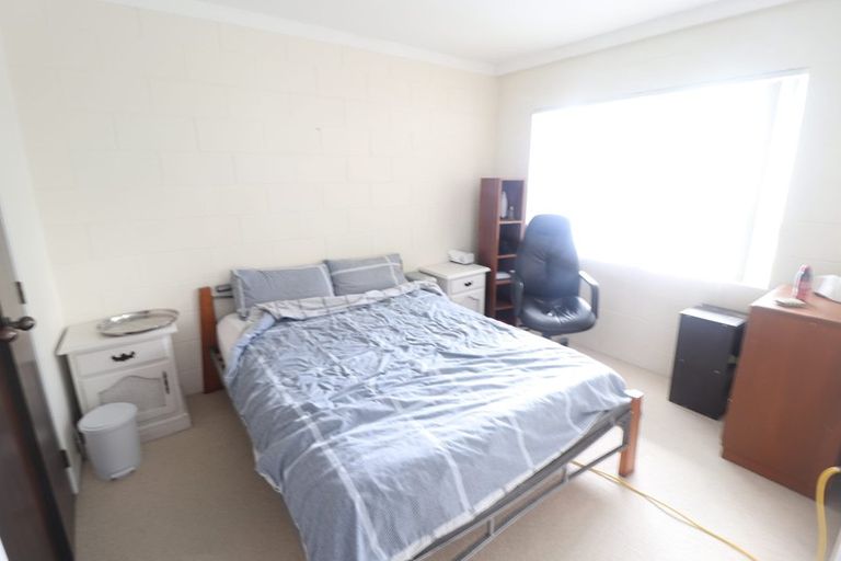 Photo of property in 1/37 Shanaway Rise, Hillcrest, Auckland, 0627