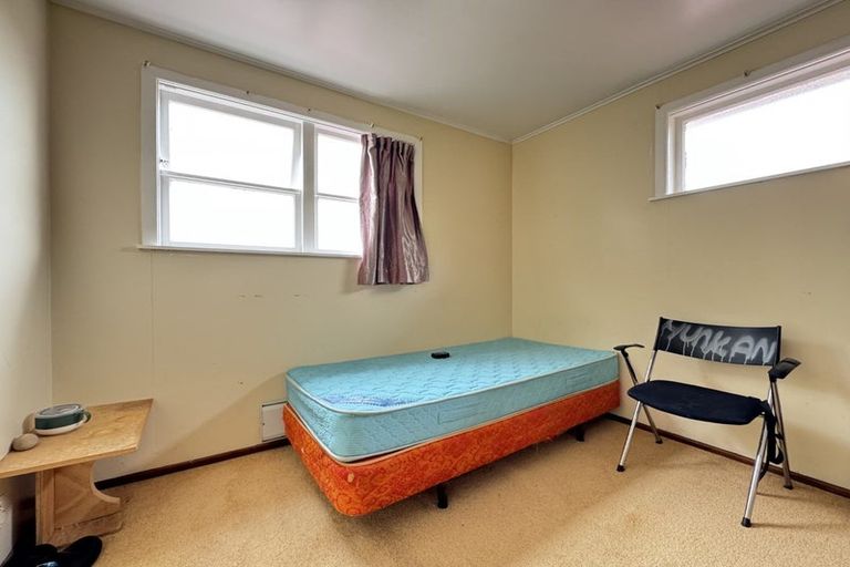 Photo of property in 29 Hollies Crescent, Johnsonville, Wellington, 6037