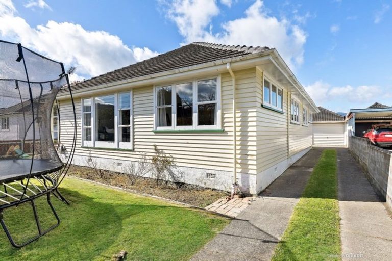 Photo of property in 15 Maher Street, Elderslea, Upper Hutt, 5018