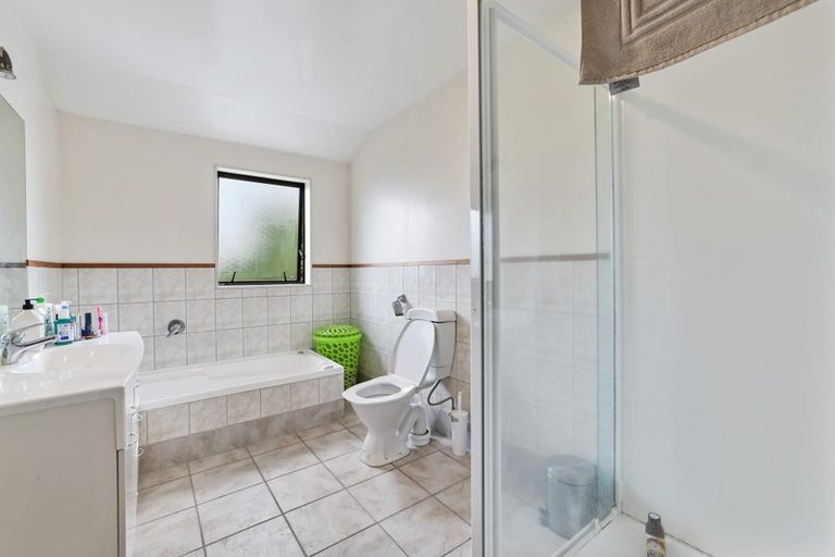 Photo of property in 26a Woodstock Road, Forrest Hill, Auckland, 0620