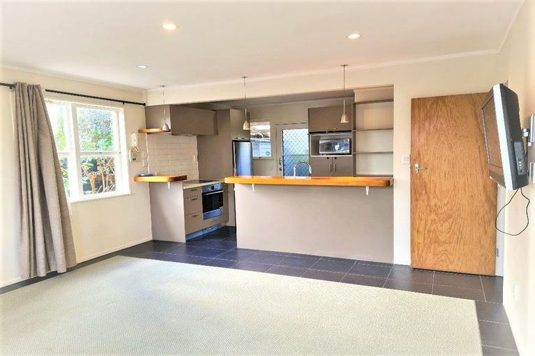 Photo of property in 42 Wyllie Road, Papatoetoe, Auckland, 2025