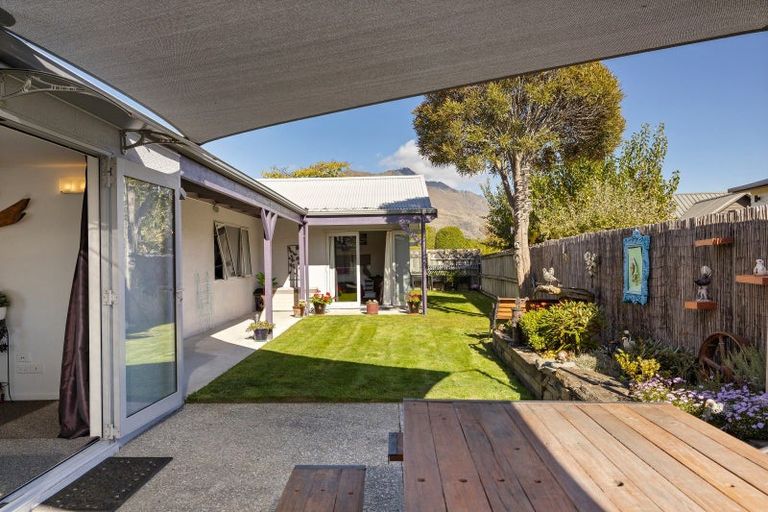 Photo of property in 1 Kelvin Place, Kelvin Heights, Queenstown, 9300