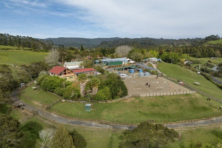 Photo of property in 308 Henderson Valley Road, Henderson Valley, Auckland, 0612