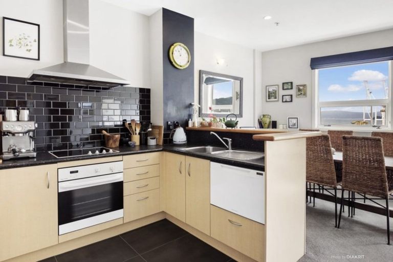 Photo of property in Stadium Garden Flats, 411/107 Thorndon Quay, Pipitea, Wellington, 6011