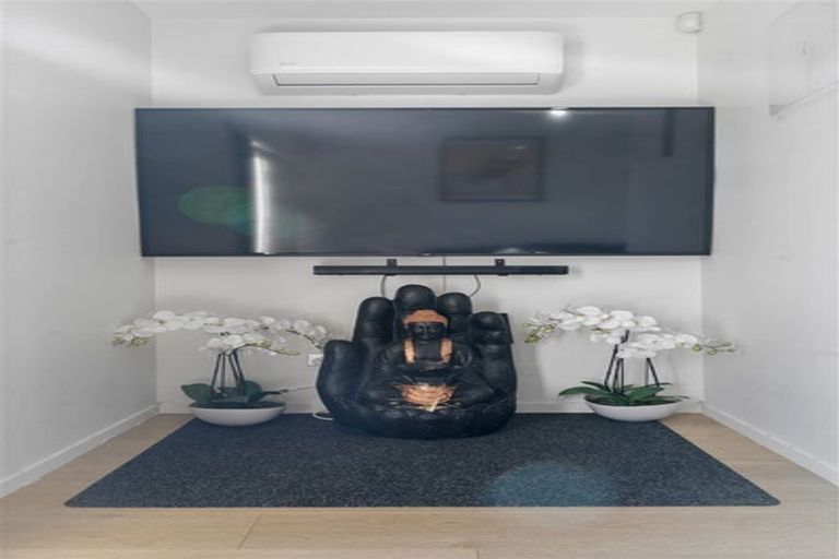 Photo of property in 19 Valour Lane, Papakura, 2110