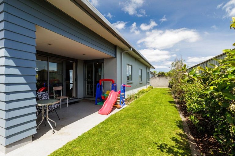 Photo of property in 25a Rosalie Terrace, Kelvin Grove, Palmerston North, 4414