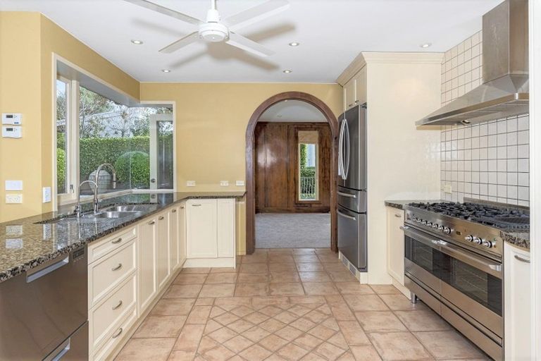 Photo of property in 37 Manurere Avenue, Takapuna, Auckland, 0622