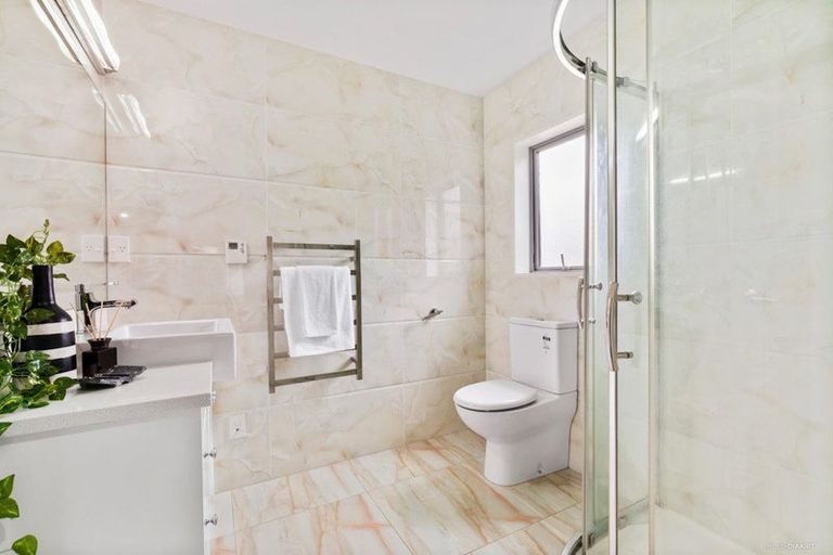 Photo of property in 56 Harrowglen Drive, Northcross, Auckland, 0630