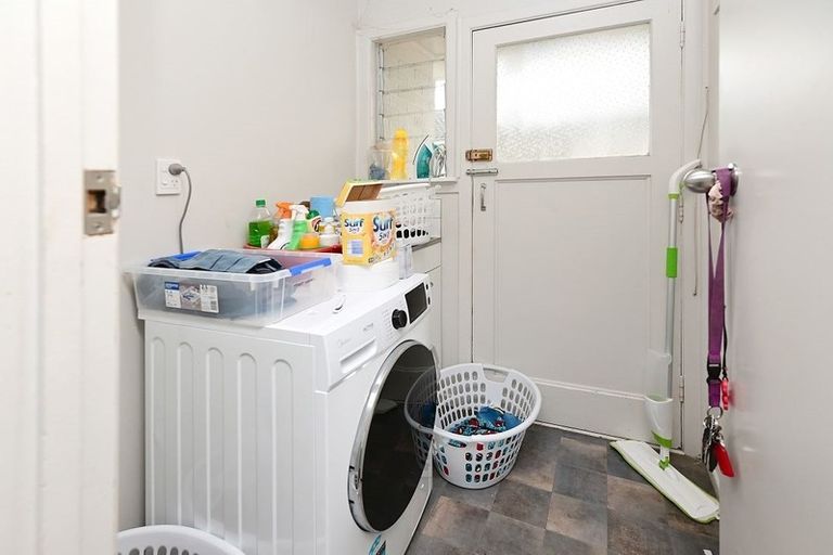 Photo of property in 31 Corsair Crescent, Mangere, Auckland, 2022