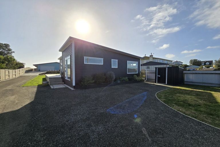 Photo of property in 13 Chaffey Street, Foxton Beach, Foxton, 4815