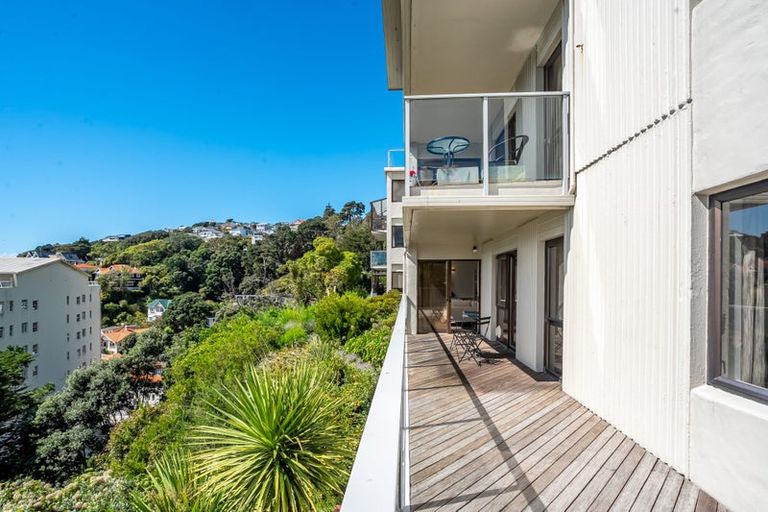 Photo of property in 1/9 Wilkinson Street, Oriental Bay, Wellington, 6011