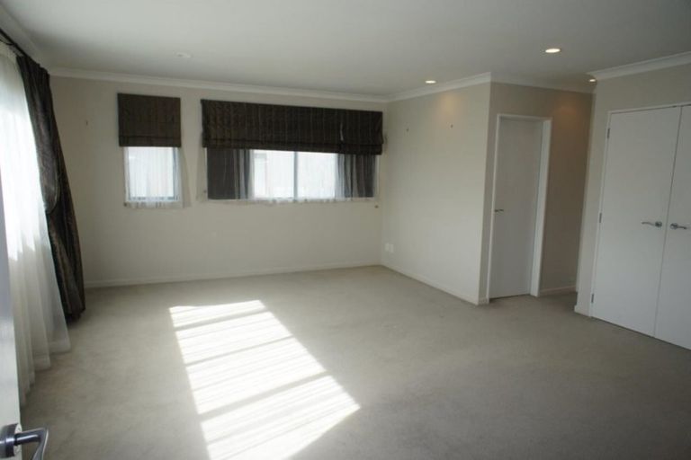 Photo of property in 3 Courtneys, West Harbour, Auckland, 0618