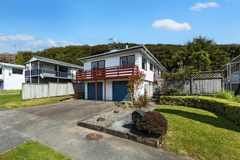 Photo of property in 58 Albatross Close, Whitby, Porirua, 5024
