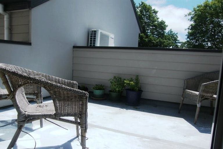 Photo of property in 2/100 Hastings Street West, Sydenham, Christchurch, 8023