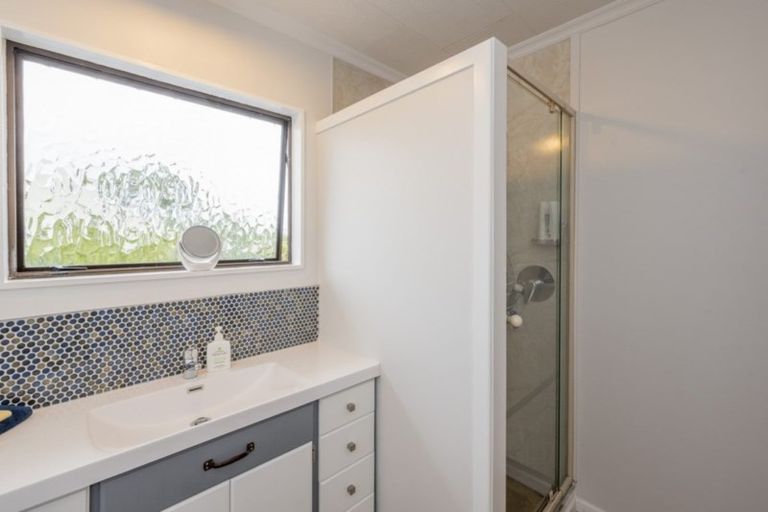 Photo of property in 136 Winchester Street, Levin, 5510