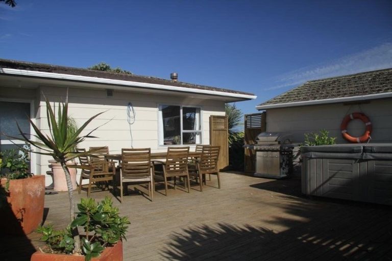 Photo of property in 2 Harrys Lane, Pukenui, 0484