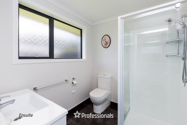 Photo of property in 115 Mawai Hakona Drive, Wallaceville, Upper Hutt, 5018