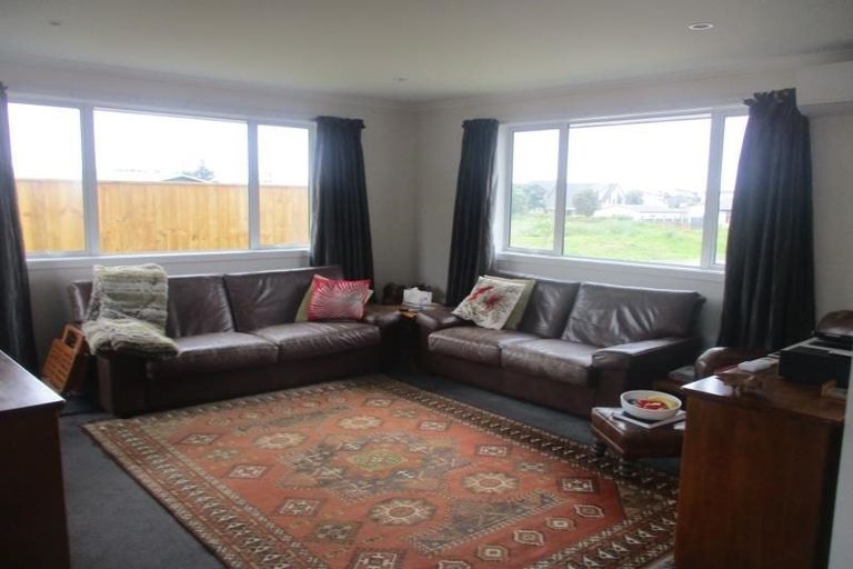 Photo of property in 53 Seagrass Place, Otaki Beach, Otaki, 5512