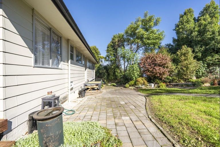 Photo of property in 13 Helleur Road, Massey, Auckland, 0614