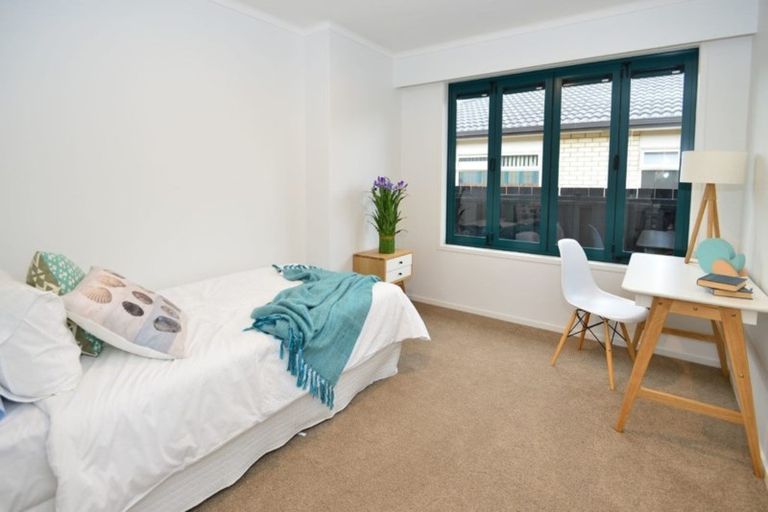 Photo of property in 33a Doment Crescent, Orewa, 0931