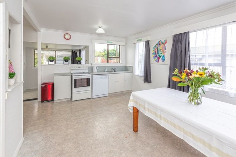 Photo of property in 9 Swiss Avenue, Gonville, Whanganui, 4501