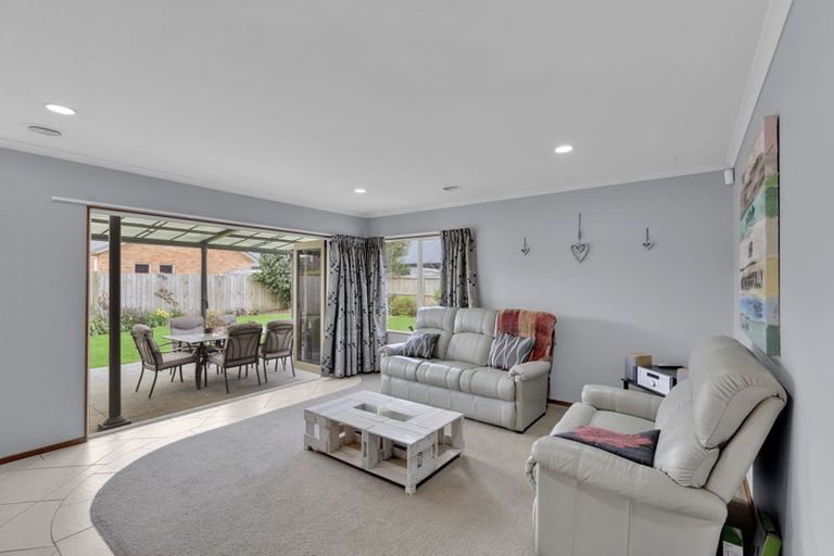 Photo of property in 33 Grace Avenue, Rototuna North, Hamilton, 3210