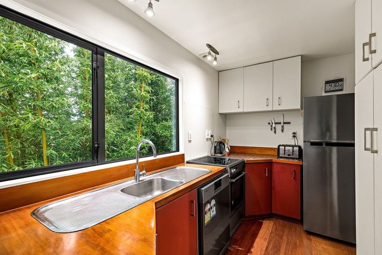 Photo of property in 1/22 Dawnhaven Drive, Te Atatu Peninsula, Auckland, 0610