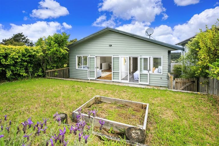 Photo of property in 1/61 The Avenue, Albany, Auckland, 0632